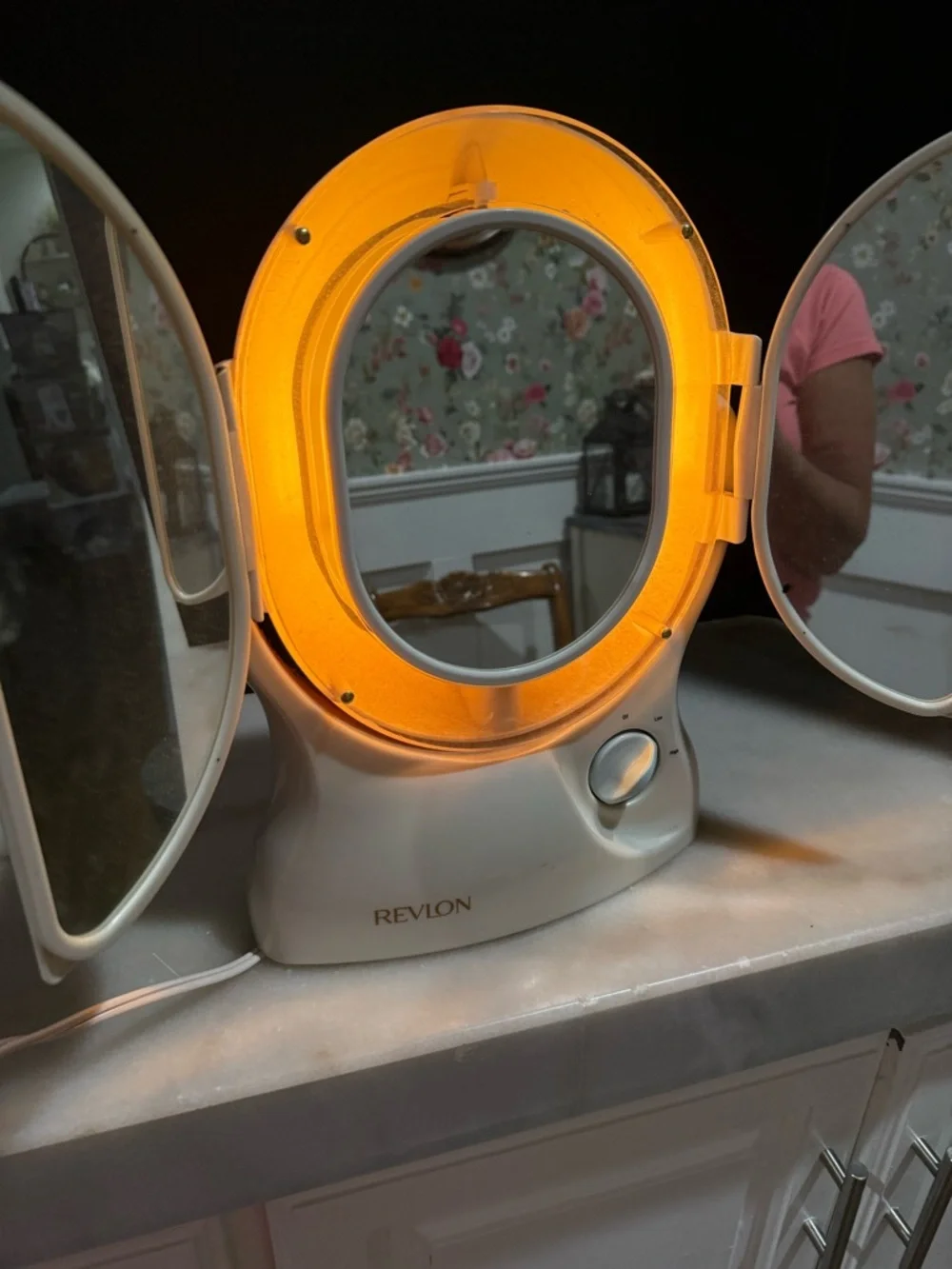 Vintage Revlon Lighted Makeup Mirror Trifold Vanity Flip